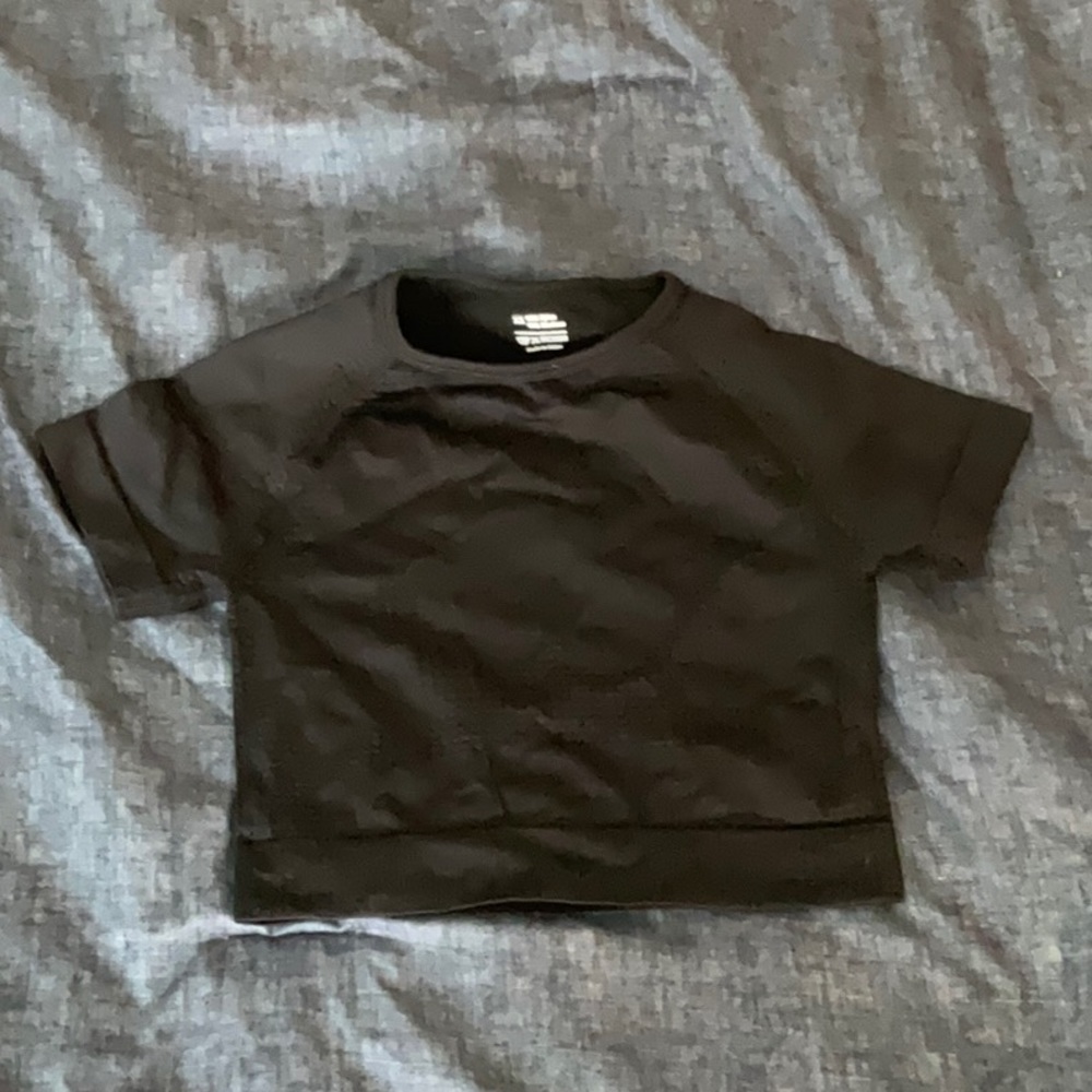 Black workout top
